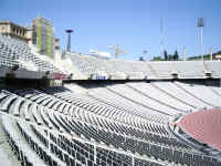 Anella olympic stadium Barcelona 1.jpg (91441 byte)