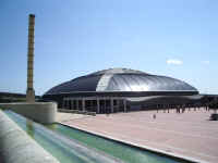 Anella olympic stadium Barcelona 2.jpg (44373 byte)