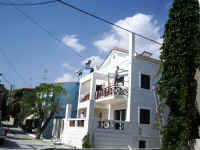 samos_26_streets_of_pythagorion.jpg (66003 byte)